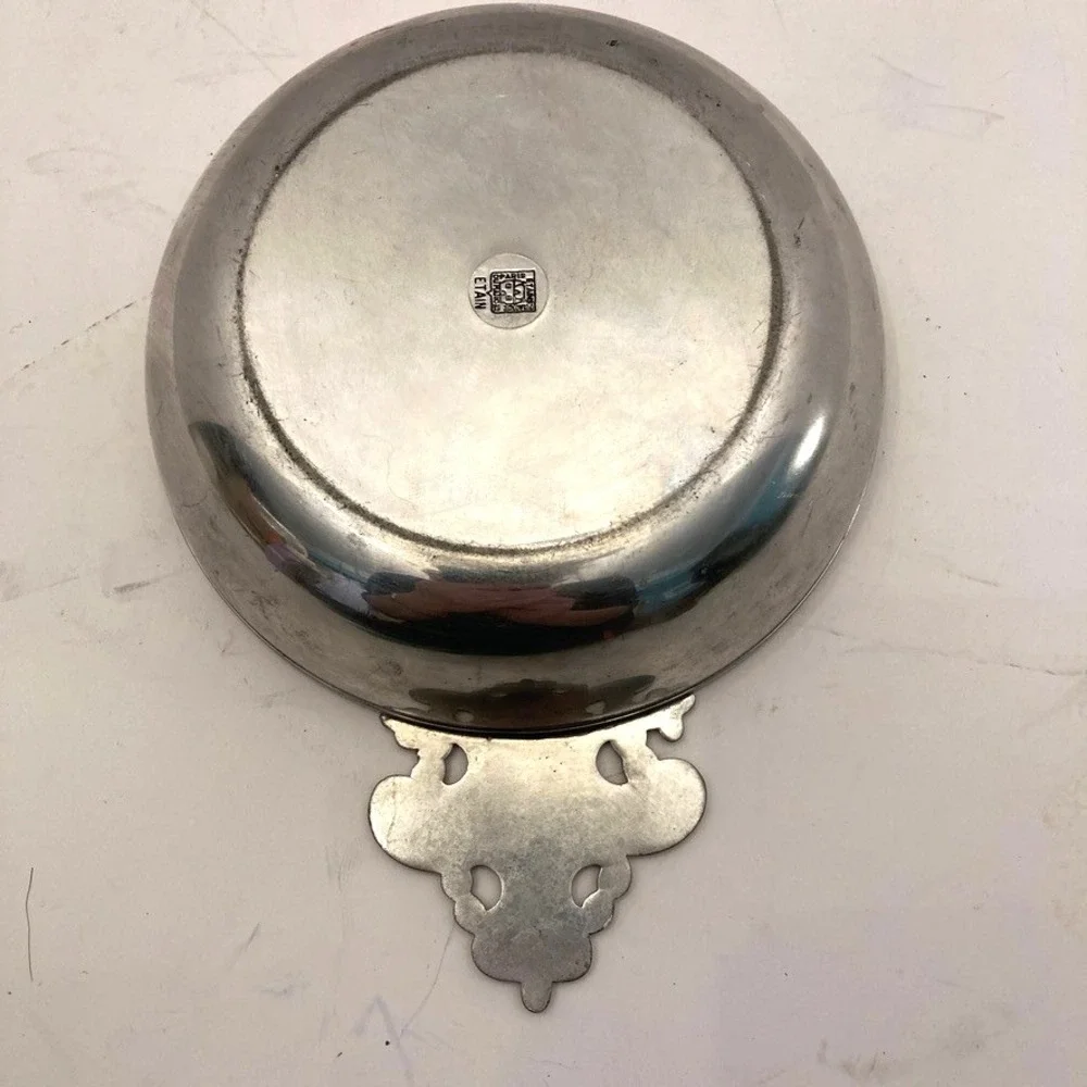Les Etains du Manoir Pewter Porriger Paris France 5.5